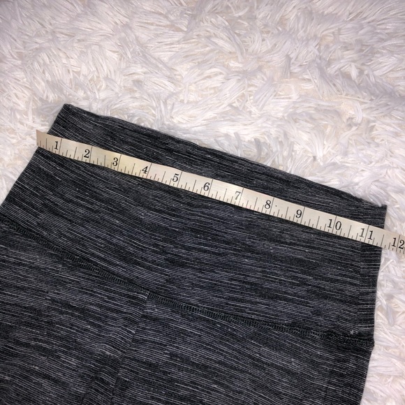 Aerie Chill. Play. Move. 3/4 Crop Gray Leggings - Picture 8 of 10